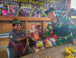 Berikan Kebahagiaan Warga Papua, Pisang Habis Diborong Satgas Yonif 503 Kostrad