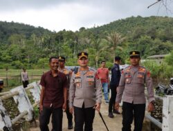 Dukung Swasembada Pangan, Kapolres Pidie Jaya Tinjau Lahan Jagung dan Panen Terong Bersama Petani