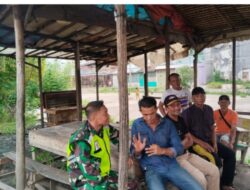 Melalui Komsos Babinsa Sampaikan Pesan Jaga Ketertiban Dan Kebersihan Lingkungan