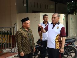 Polres Aceh Tamiang Bersihkan 13 Masjid dalam Bakti Sosial Ramadan