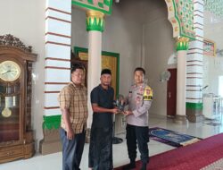 Kapolres Aceh Tamiang Berikan Bantuan Microphone Wireless Untuk Mesjid