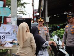 Kapolres Pidie Jaya dan Polsek Bandar Dua Berbagi Takjil, Wujudkan Ramadhan yang Penuh Kepedulian