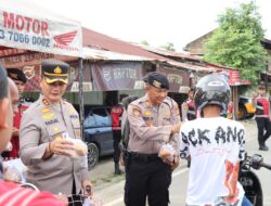 Aksi Peduli di Bulan Suci, Kapolres Pidie Jaya Bersama Sat Samapta dan Polsek Meurah Dua Berbagi Takjil