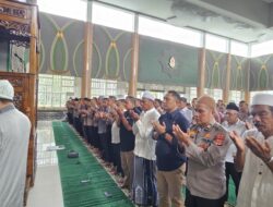Polres Aceh Tamiang Gelar Shalat Ghaib Atas Meninggalnya Tiga Prajurit Bhayangkara Polda Lampung
