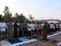 Polres Pidie Jaya Gelar Sholat Idul Fitri 1446 H: Momen Kebersamaan dan Keimanan