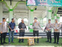 Kapolres Pidie Serahkan Bantuan Mesin Potong Rumput Untuk Mesjid Babut Taqwa