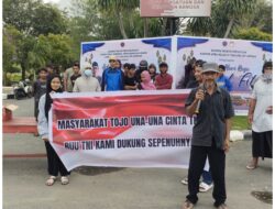 Aksi Damai Spontanitas Dari Koalisi Masyarakat Touna Cinta TNI Sebagai Bentuk Dukungan Terhadap Revisi UU TNI Tahun 2025 Di Kabupaten Touna