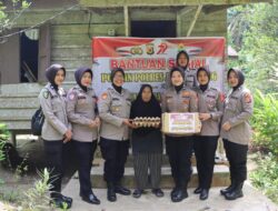 Dalam Rangka Hari Bhayangkara ke 79,  Polwan Polres Aceh Tamiang Gelar Bansos