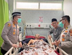 Bentuk Nyata Kepedulian Terhadap Anggota, Kapolres Pidie Jenguk Personel yang Sakit