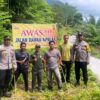 Demi Keselamatan Pengguna Jalan, Kapolsek Simpang Jernih Pasang Rambu-Rambu di Jalan Rusak