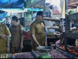 Bupati Aceh Tamiang Lakukan Sidak Pasar : ” Pastikan Stabilitas Harga Kebutuhan Pokok “