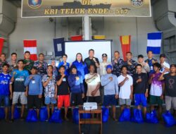 Nelayan Donggala Antusias Sambut KRI Teluk Ende-517, Terima Pembagian Sembako Gratis Rangka HUT ke-80 TNI AL Dan Satgas Ops Trisila-25 Tahap III Koarmada II