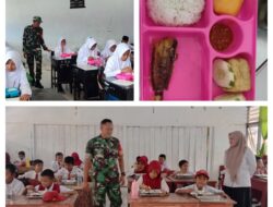 Senyum Lebar Siswa-Siswi Mendapat Makan Bergizi Gratis