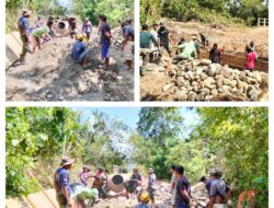 Permudah Akses Jalan, Satgas TMMD Ke 126 Bersama Masyarakat Bahu Membahu Bangun Pondasi Plat Duiker