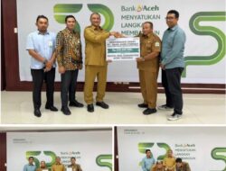 Bupati Aceh Tamiang Terima Penyerahan Zakat dari Bank Aceh