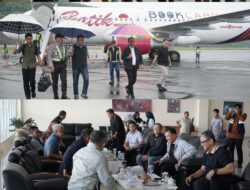 Kasdim 1308/LB Mendampingi Bupati Banggai Sambut Kedatangan Rombongan Gubernur Sulteng di Bandara Syukuran Aminuddin Amir