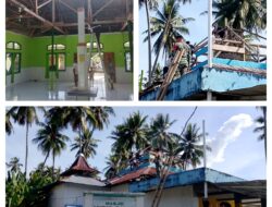 Babinsa Hadir Ditengah-tengah Masyarakat Dalam Kerja Bakti Perehaban Atap Masjid