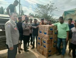 POLSEK JULOK TUMPAHKAN BANTUAN KE PENGUNGSI – BANJIR SUDAH REDA, TAPI PERHATIAN TIDAK BERHENTI!