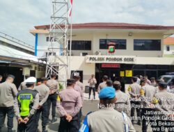 Kapolsek Pondok Gede Kompol Bambang Sugiarto Sosialisasikan Larangan Kembang Api Jelang Akhir Tahun 2025.