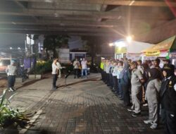 Kapolsek Pondok Gede Pimpin Briefing Teknis Pengamanan Malam Tahun Baru 2025–2026.