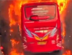 Bus Pariwisata Terbakar di Tol KM 06 Arah Cikampek, Seluruh Penumpang Selamat.