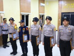 Kapolda Aceh Beri Penghargaan Taruna Akpol dan Personel Polda Aceh atas Aksi Kemanusiaan Pascabencana Aceh Tamiang