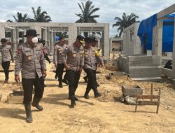 Wakapolda Aceh Tamiang didampingi Kapolres Aceh Tamiang Tinjau Proses Pembangunan Huntap Polri