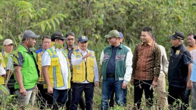 Wakil Bupati Aceh Timur Dampingi HRD Tinjau Sejumlah Infrastruktur Yang Rusak Parah di Aceh Timur.
