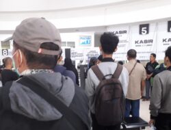 Sikap Sempurna Wajib Pajak di Samsat Kota Bekasi, Kumandangkan Indonesia Raya