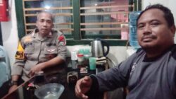 Bhabinkamtibmas Jaticempaka Sambangi Personel Pamwil, Pantau Situasi Tetap Kondusif.