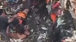 Detik-Detik Evakuasi Longsor Sampah di Bantar Gebang Terekam Kamera Warga, Lima Orang Dilaporkan Meninggal.