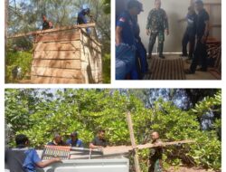 Komsos Babinsa Koramil 06/Lamala Cek Alat dan Bahan Pembangunan Garasi Alat Pertanian Desa