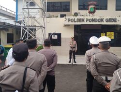 Malam Takbiran di Bawah Kendali: Kapolsek Pondok Gede Turun Langsung Pimpin Apel Siaga 1 Syawal 1447 H.