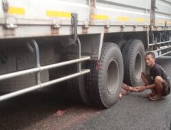 Tragis di Cibadak: Pemotor Perempuan Tewas Terlindas Truk di Jalan Raya Nasional Sukabumi.