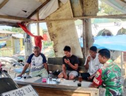 Babinsa Koramil 01/Kuala Simpang Laksanakan Komsos Bersama Warga