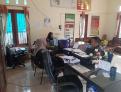 Perbaharui Data Wilayah, Babinsa Melaksanakan Puldata Ter Kantor Desa