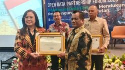 Wabup Aceh Tamiang Terima Penghargaan JDIH Terbaik Nasional 2026