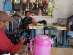 Ngopi Bareng Warga, Babinsa Komsos Eratkan Kemanunggalan TNI-Rakyat