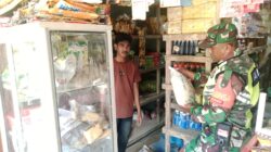 Cegah Lonjakan Harga, Babinsa Turun Langsung Pantau Sembako di Pasar Alur Cucur