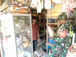 Cegah Lonjakan Harga, Babinsa Turun Langsung Pantau Sembako di Pasar Alur Cucur
