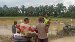 Tak Kenal Tempat Dan Waktu, Babinsa Selalu Dekat Dengan Warga