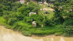 Bupati Al- Farlaky Tinjau Jembatan Gantung Bhom Lama- Blang Simpoe