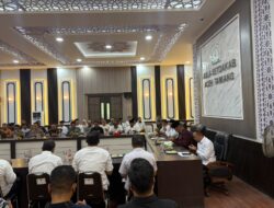 Kapolres Aceh Tamiang Hadiri Kunjungan Kerja  Menteri ATR/BPN Dalam Rangka Penyerahan Sertifikat Pengganti & Tinjau Progres Huntap