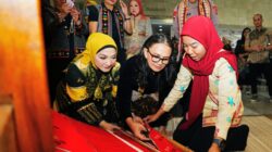 Kapolri Bersama Ketua Umum Bhayangkari Tinjau Bazar Kreasi Bhayangkari Nusantara 2026