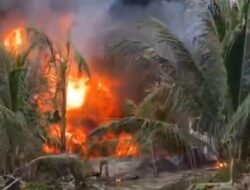 SUMUR MINYAK TRADISIONAL DI LHOK MEUREU ACEH TIMUR TERBAKAR