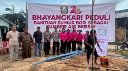 Kapolres Aceh Tamiang bersama ketua Bhayangkari cek pekerjaan 30 sumur bor bantu air bersih