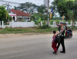 Sat Lantas Polres Aceh Tamiang Lakukan Pengaturan Arus Lalulintas Pastikan Zona Aman Sekolah Lancar Dan Tertib