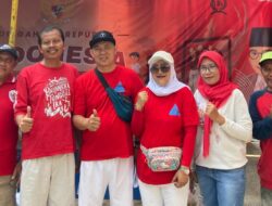 HUT RI ke-81 Semakin Semarak, Ketua RW 12 Jatiwaringin Hartini Farida Road Show ke Setiap RT.