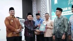 Wagub Aceh Salurkan 50 Ribu Mushaf Al-Qur’an untuk 17 Kabupaten/Kota Terdampak Bencana