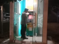 Sambang Warga, Bhabinkamtibmas Polsek Seruway Ajak Warga Jaga Situasi Kamtibmas Tetap Kondusif